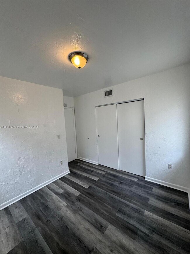 Building Photo - 3221 NW 48th St