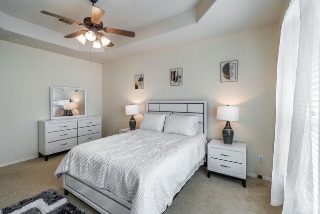 Building Photo - 3210 Clearview Cir