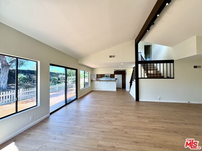 Building Photo - 7756 Sailboat Cir