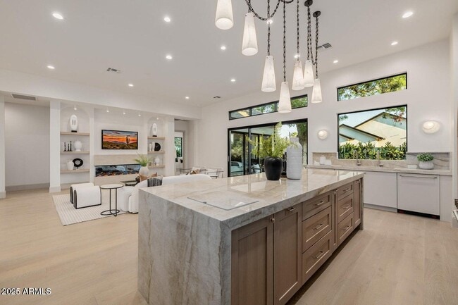 Building Photo - 3301 E Elm St