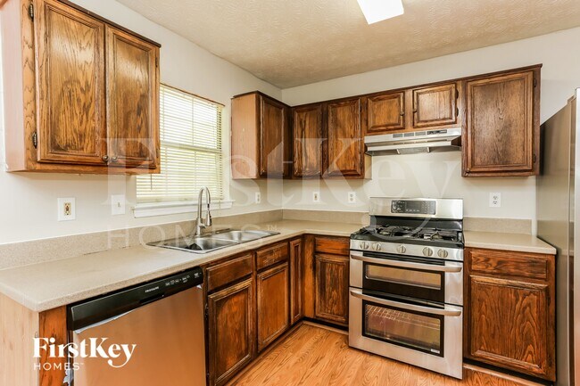 Building Photo - 1717 Bertram Ln SW