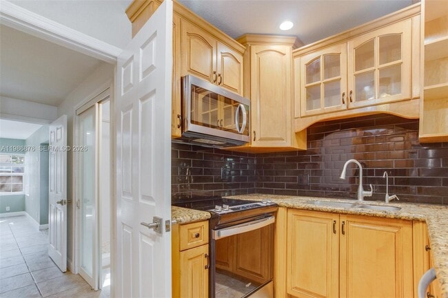 Building Photo - 1632 NW 6th Ave