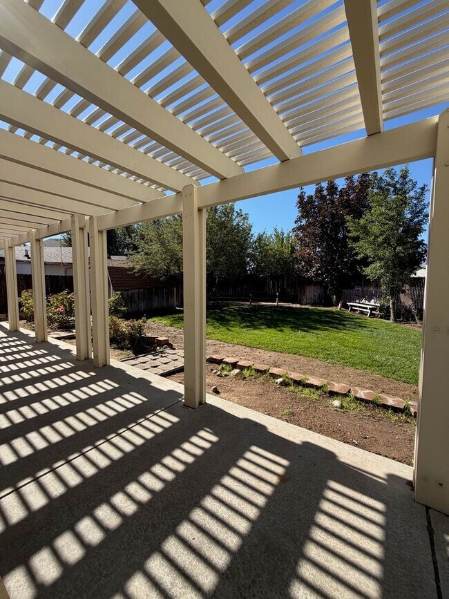 Building Photo - 2988 Pinebrook Dr