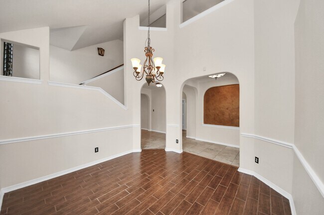 Building Photo - 1805 Jasmine Hollow Ln