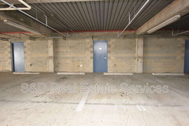 Building Photo - 5008 S MacDill Ave