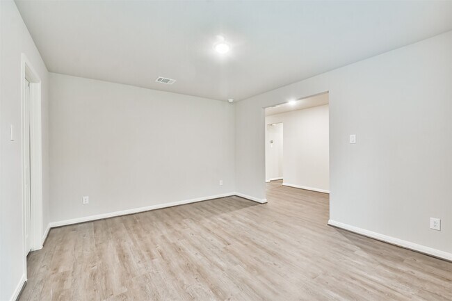 Building Photo - 133 S Timber Top Dr