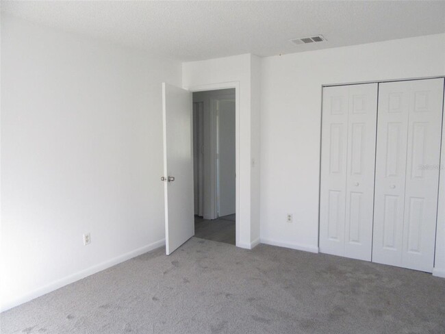 Building Photo - 20224 Tappan Zee Dr