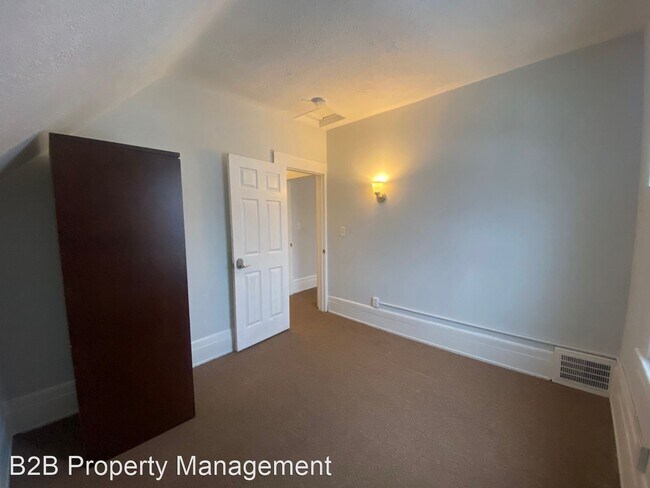 Building Photo - 3 br, 1 bath House - 12028 Wade Park Ave.