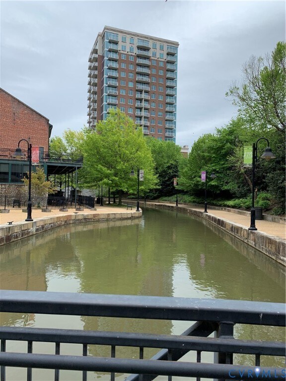 Building Photo - 301 Virginia St