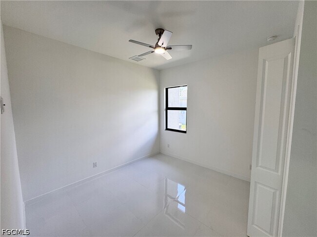 Building Photo - 4206 NW 32nd Ln