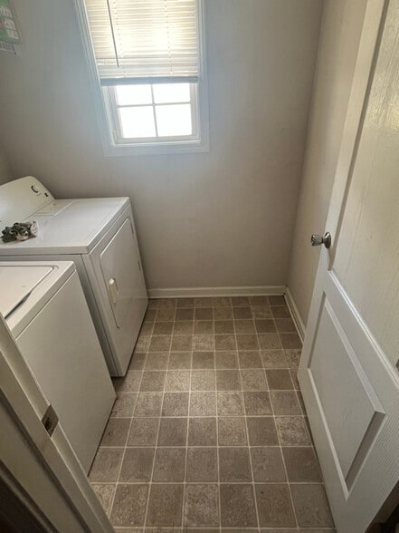 Building Photo - 180 Pebble Brooke Ct