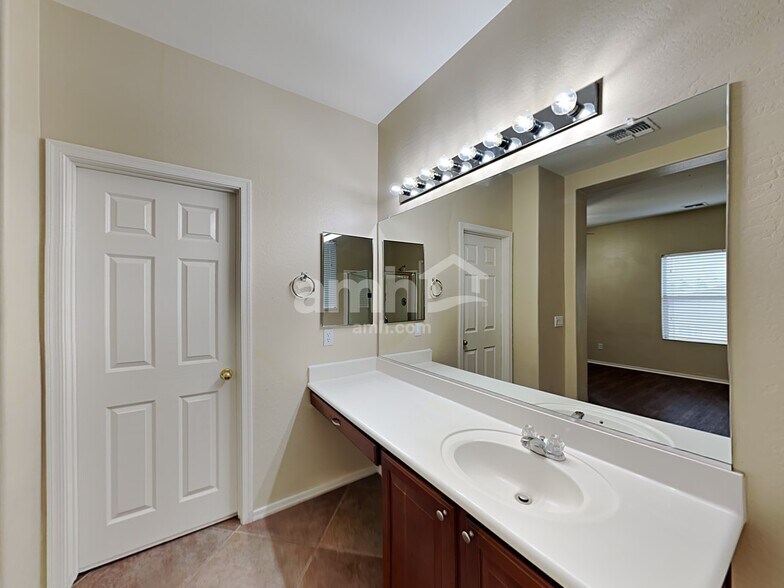 Building Photo - 17646 W Bridger St