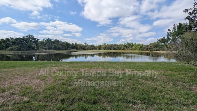 Building Photo - 17449 New Cross Cir