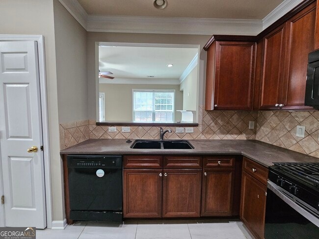 Building Photo - 6162 Deluna Way