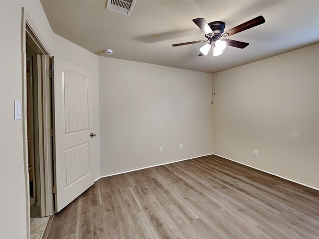 Building Photo - 7210 Alava Dr