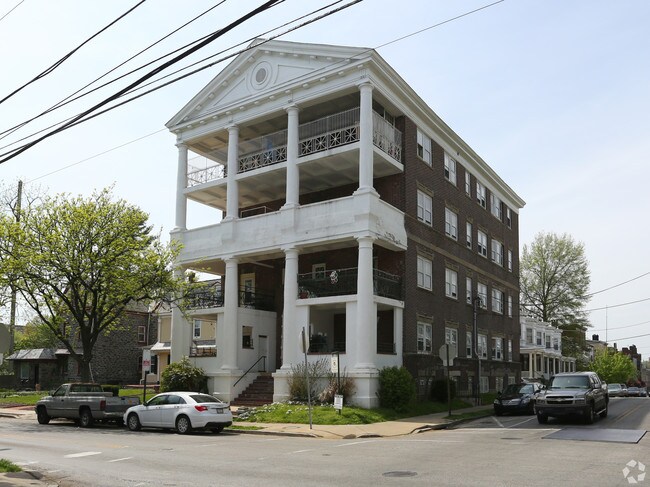 Building Photo - 301 W School House Ln