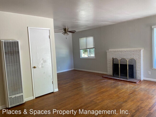 Building Photo - 3 br, 1 bath House - 2248 Park Marina