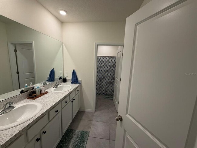 Building Photo - 8860 Milestone Dr