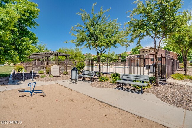 Building Photo - 4711 E Buckboard Ct