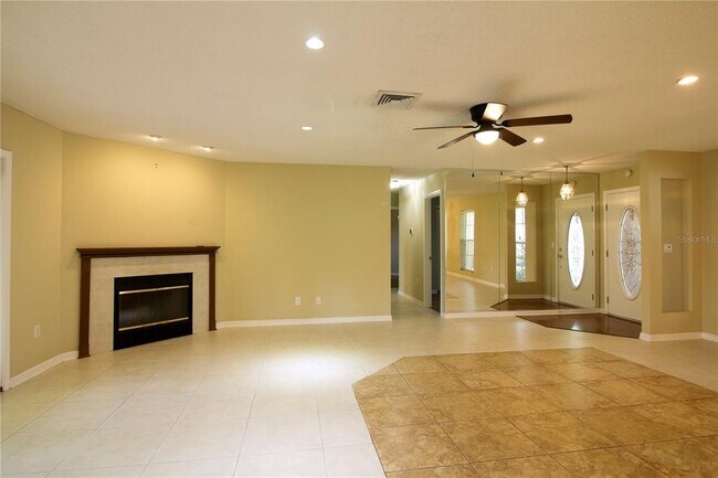 Building Photo - 1311 Glenview Ln