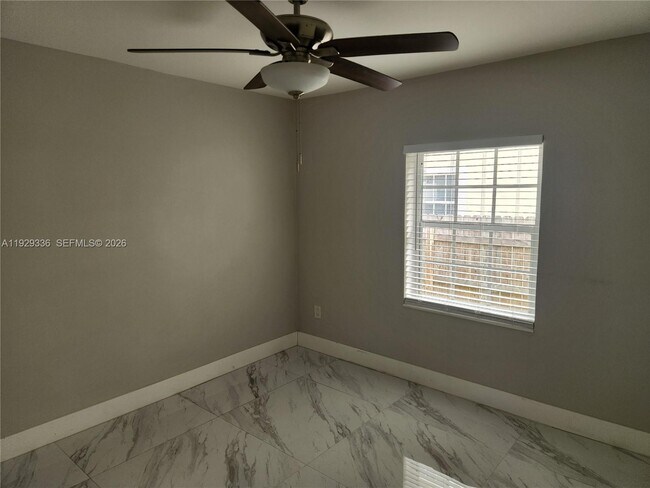 Building Photo - 342 E 46th St