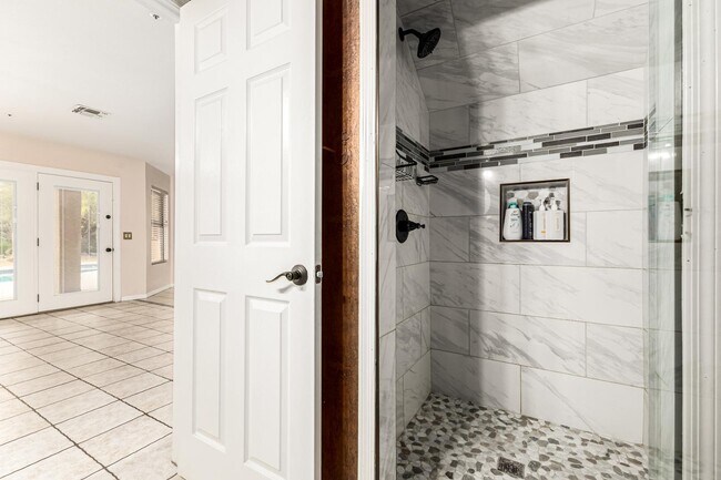 Building Photo - 11238 N 128th Pl