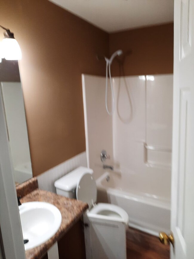 Building Photo - RENT ME!!!  MOVE IN SPECIAL OFFERED! PRICE...
