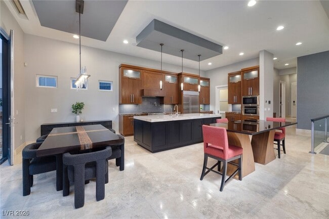 Building Photo - 675 Scenic Rim Dr