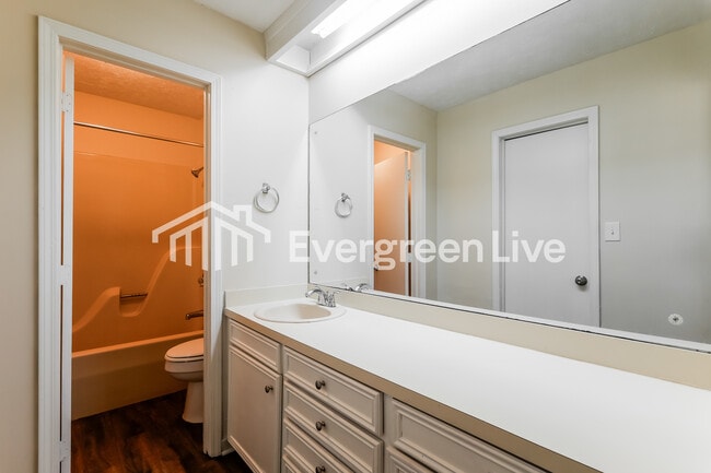 Building Photo - 6153 Floral Dr