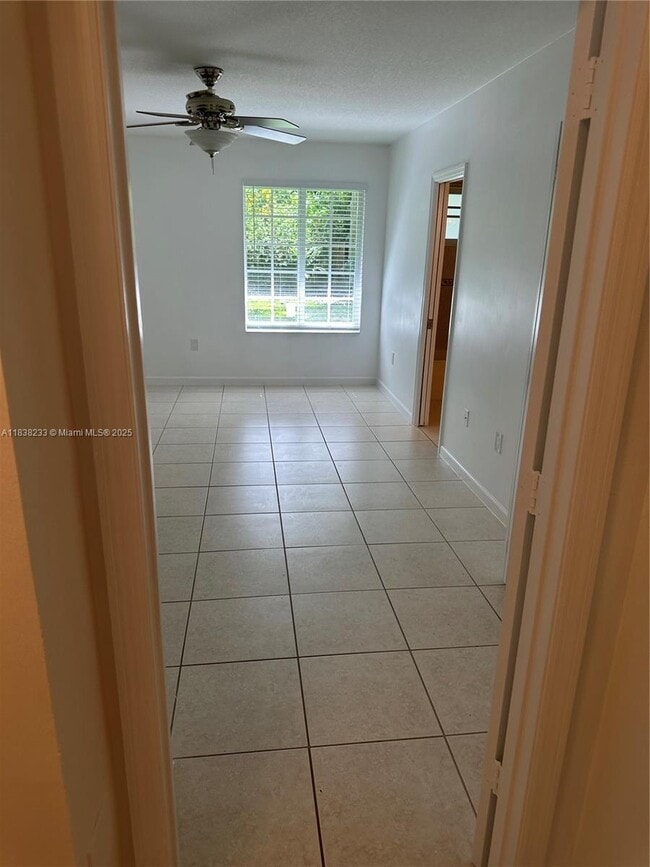 Building Photo - 16601 SW 92nd Ave