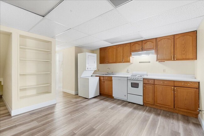 Building Photo - 2717 Knollwood Dr