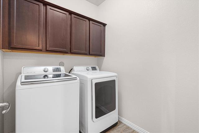 Building Photo - 710 Woodcrest Dr
