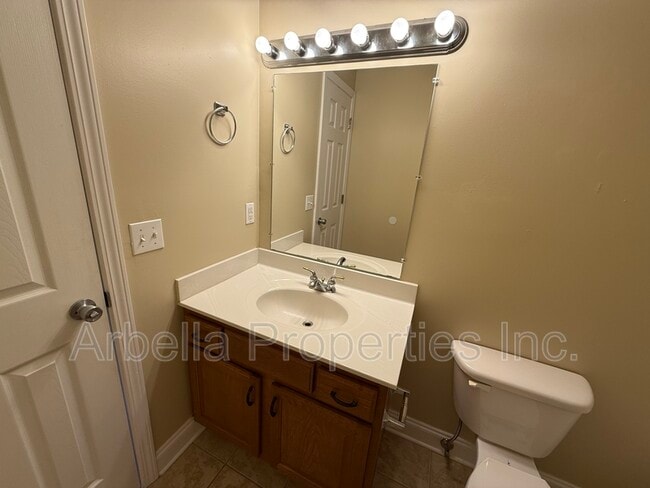 Building Photo - 133 Walker St