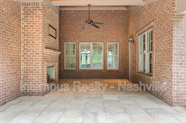 Building Photo - 7 Crooked Stick Ln