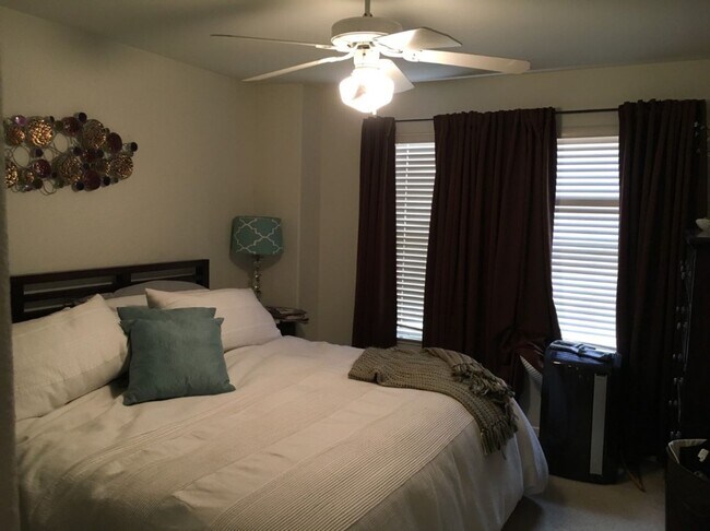 Building Photo - Great 3 Bedroom 2.5 Bath home