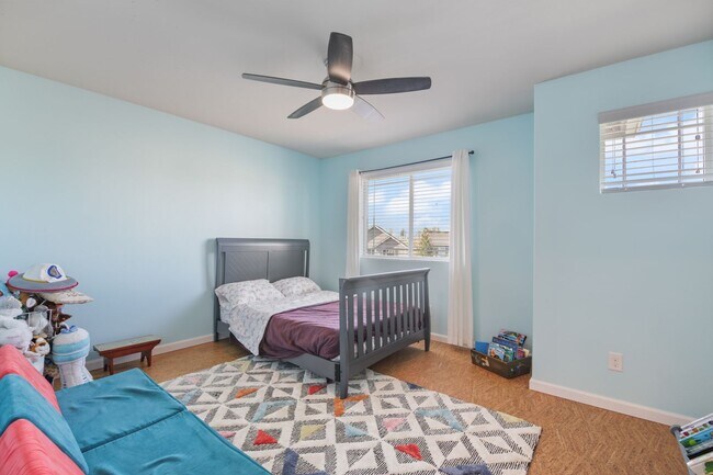 Building Photo - MOVE IN READY NOW! Meridian Campus home available! Beautiful 4 bedrooms 2.5 baths. Easy JBLM comm...