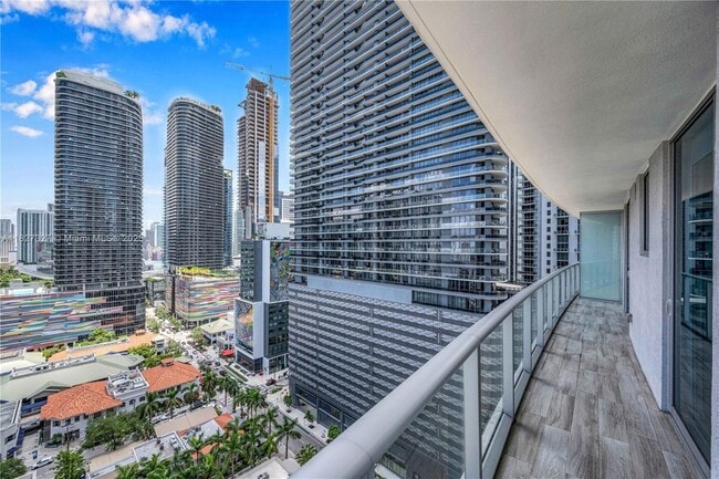 Building Photo - 1100 S Miami Ave