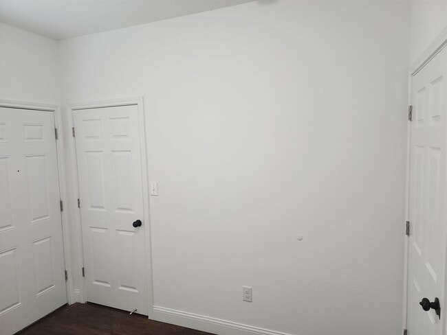 Building Photo - 9834 Racine St