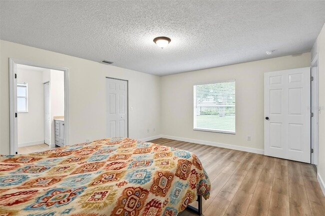 Building Photo - 64 Radcliffe Dr