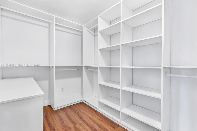 Building Photo - 13820 SW 82nd Ave