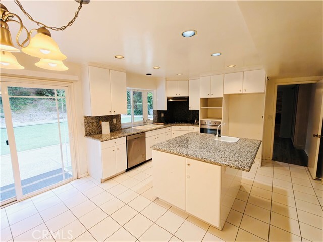 Building Photo - 5763 Valerie Ave