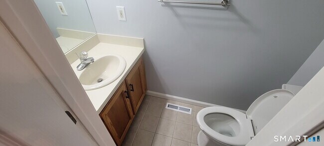 Building Photo - 166 Old Brookfield Rd