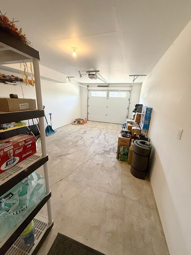Building Photo - Southside Condo with Bridger Views