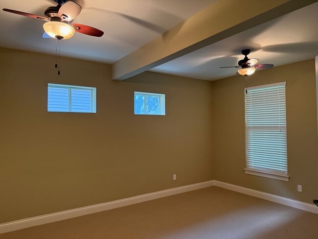 Building Photo - 36 Sag Harbor Ct