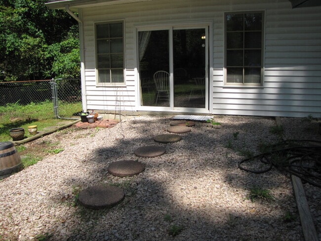 Building Photo - 3608 Knollwood Dr