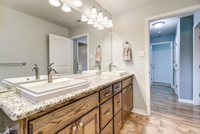 Building Photo - 3813 Kangaroo Ct