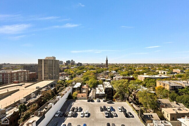 Building Photo - 1636 N Wells St