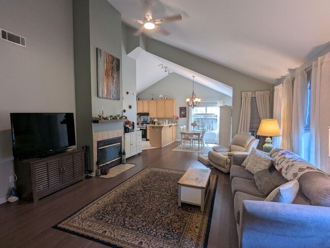 Building Photo - 2587 Yarmouth Ln