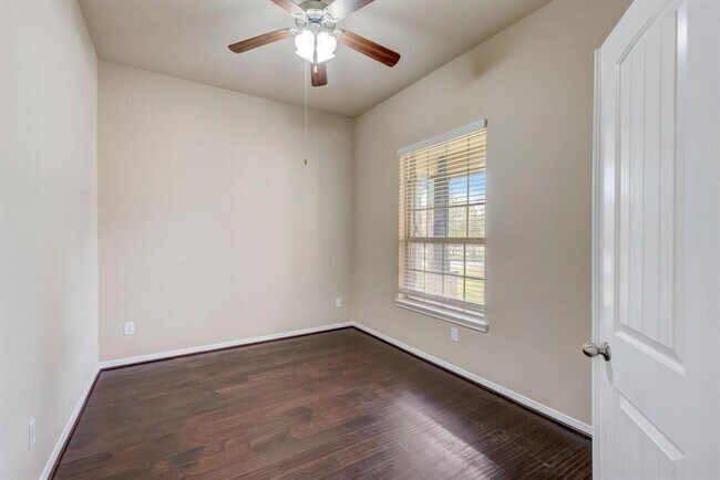 Building Photo - 166 Jaxxon Pointe Dr