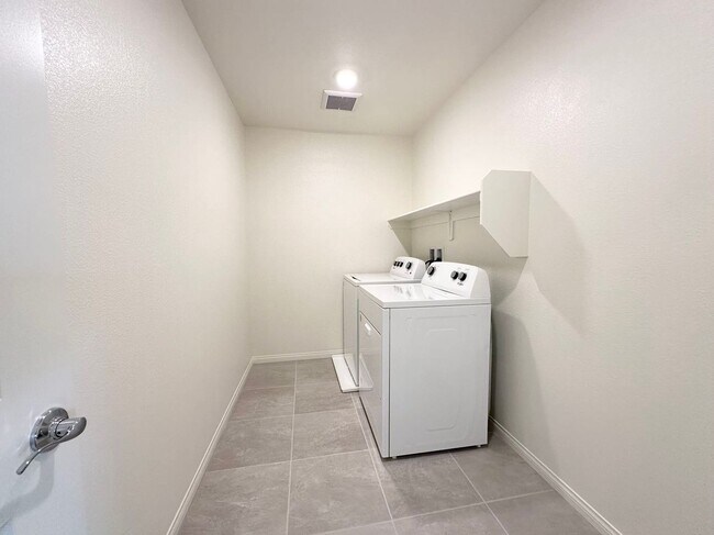 Building Photo - 4559 Merlot Hls Ave